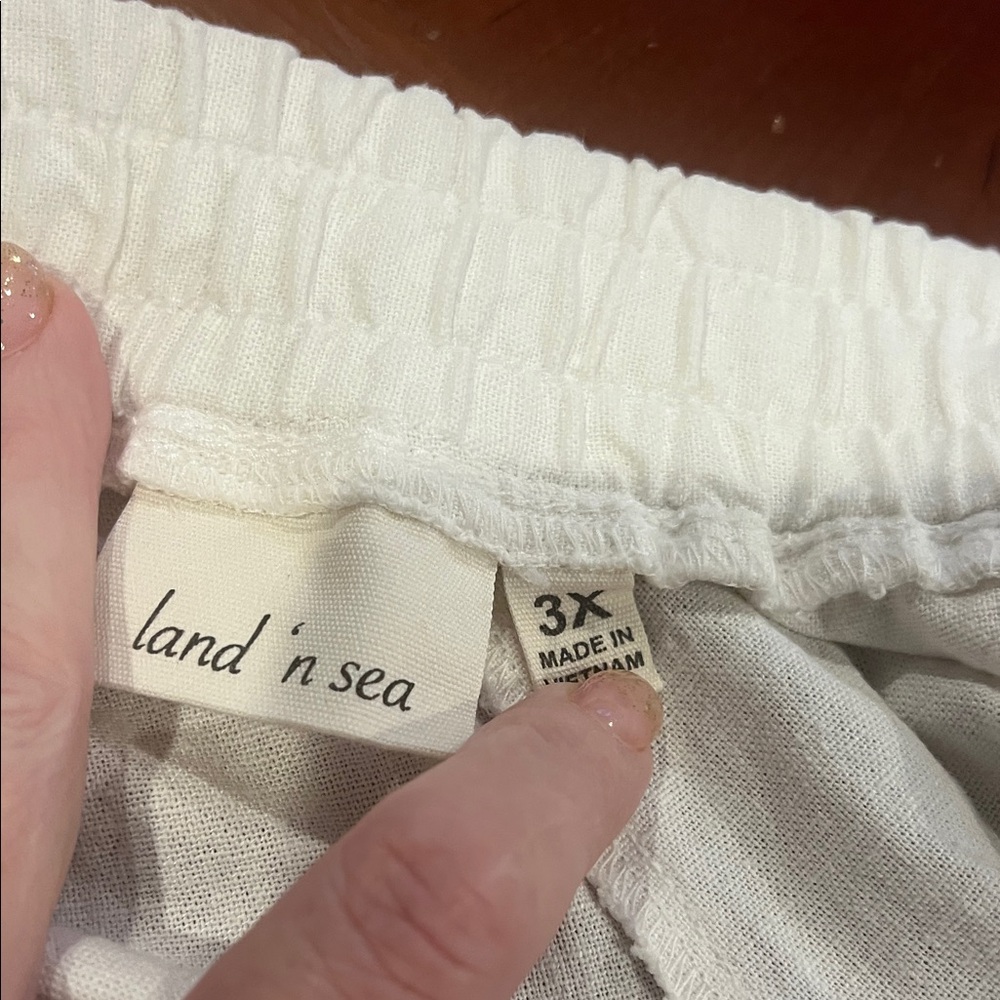 Women's White Capris (341) - Picture 3 of 3